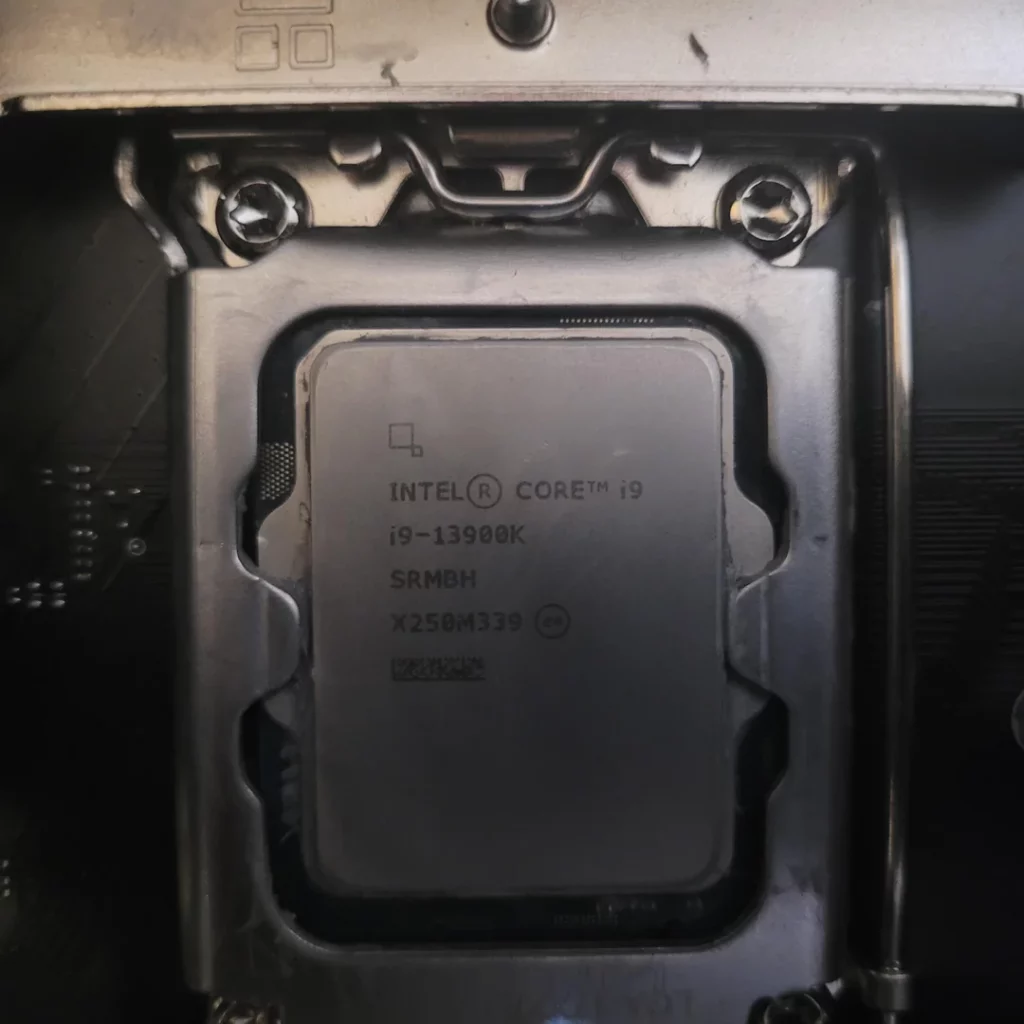 core i9 13900k showing as i7 13700k