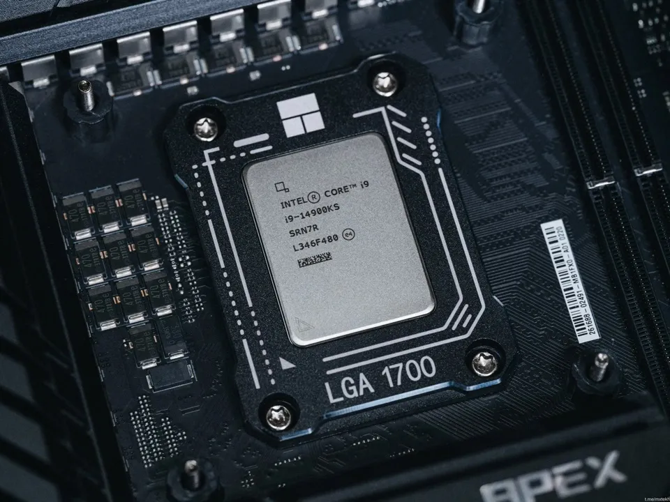 Intel Core i9 14900KS CPU 1
