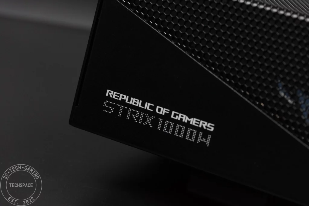 ROG Strix 1000W Aura Edition 9